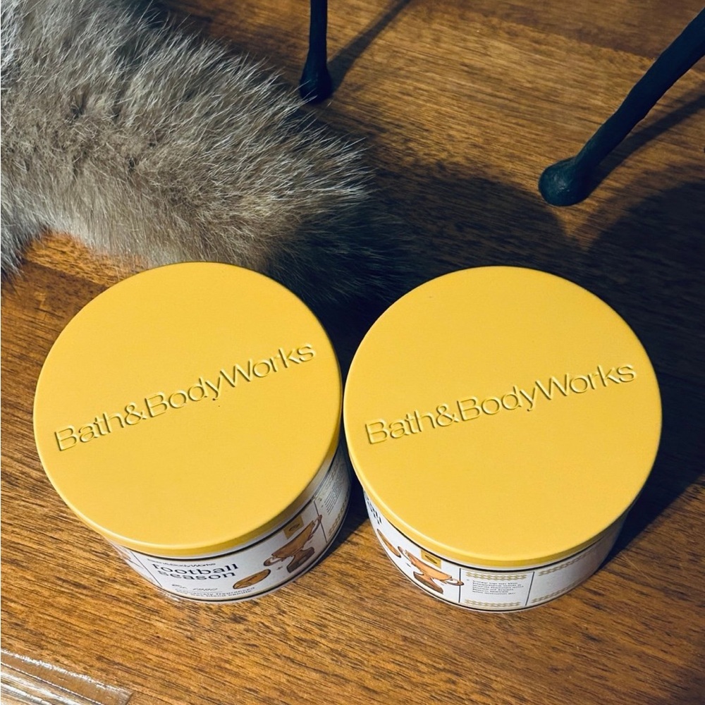 Bath & Body Works Football Season Soy Candle - lot of 2 full size 3 wick - Picture 3 of 6